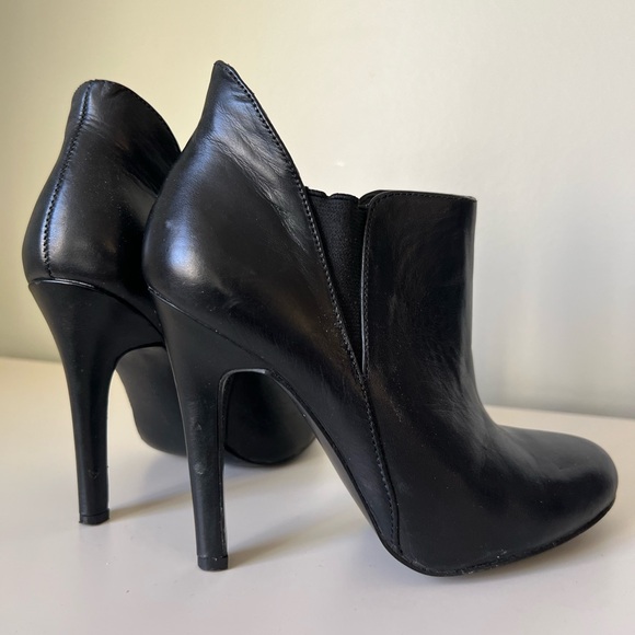BCBGeneration Black Leather High Heel Booties 6.5 M - Picture 9 of 16